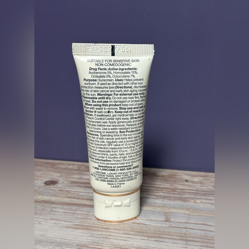 Lancôme UV Expert Aquagel Defense 50+ Sunscreen - Picture 9 of 9